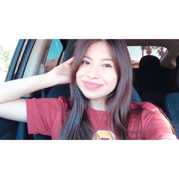 Meet your Posher, Aidee - Picture 1 of 1